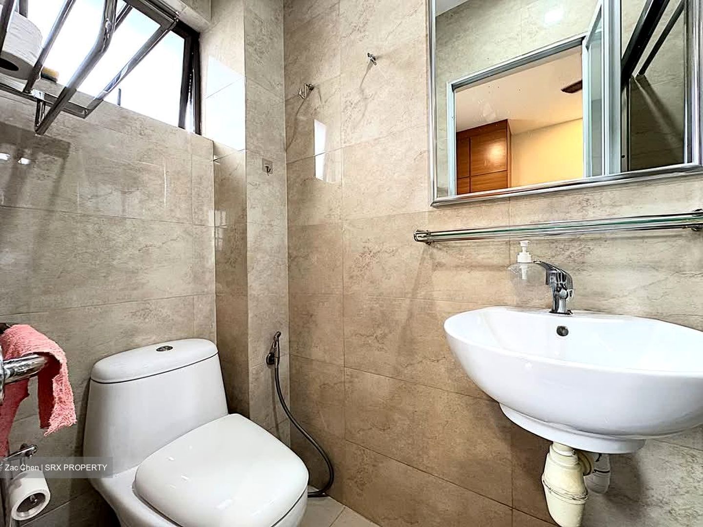 Highland Cottages (D19), Terrace #575938431